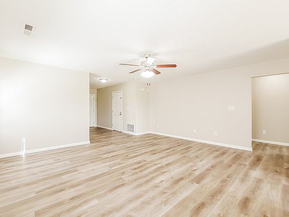 4th image of 6439 Emerald Springs Dr