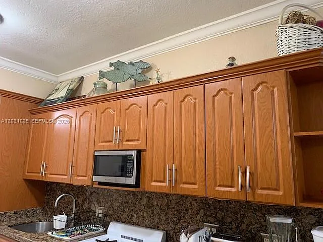 6490 Collins Ave #3 — Photo 2