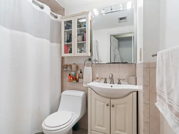 330 Monroe Street image 9 of 18