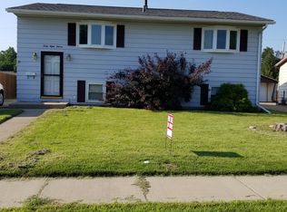 4811 44th Ave, Moline, IL 61265