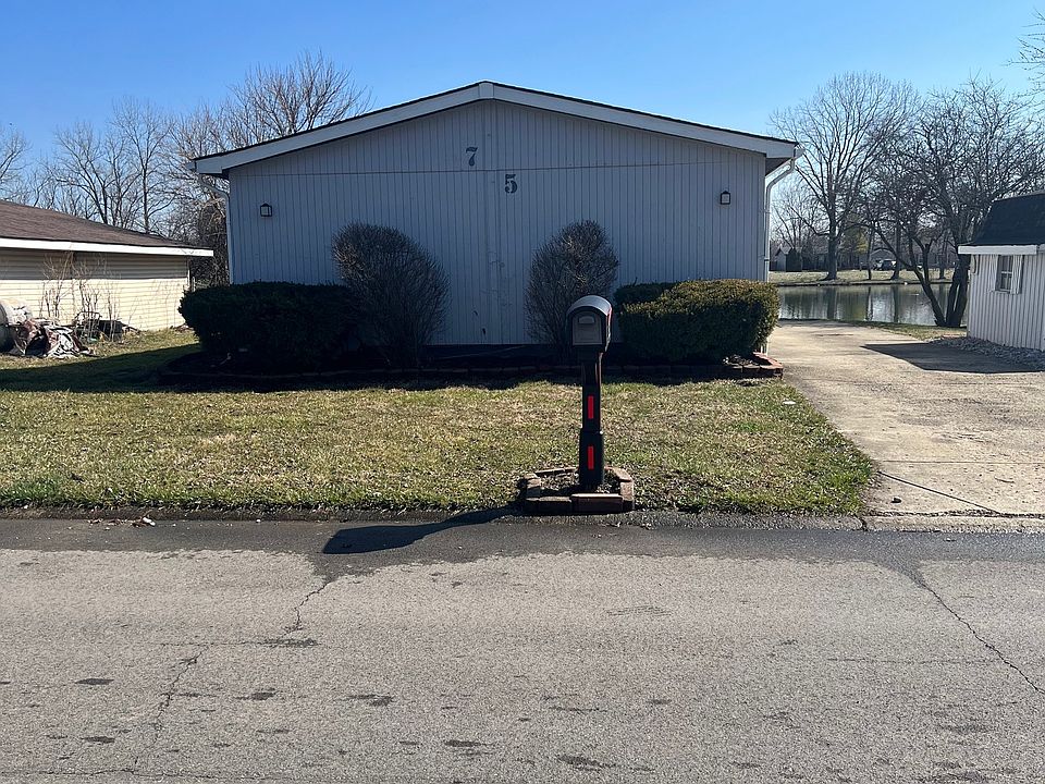 1st image of 75 Fountain Lake Dr
