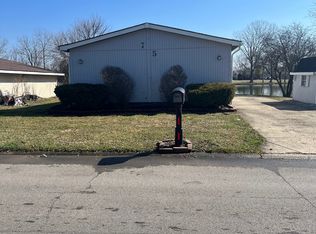 75 Fountain Lake Dr, Greenfield, IN