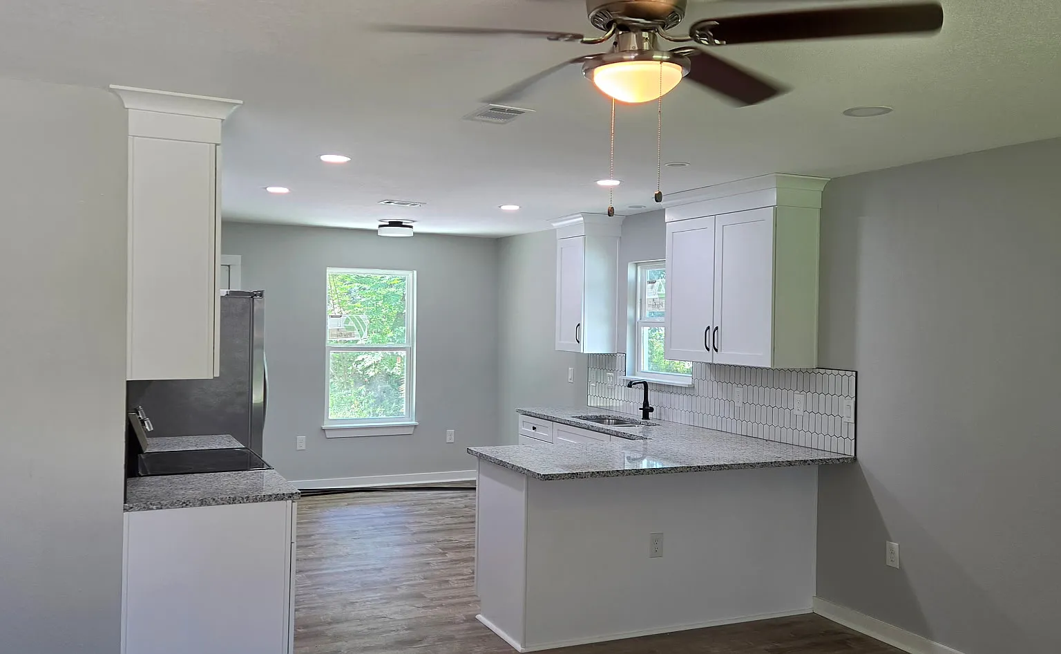 4 bed, 1556 sqft, $2,300 — Photo 2
