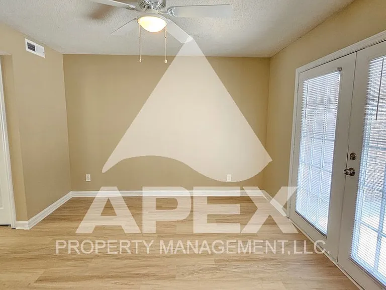 9024 Countryside Ln — Photo 8