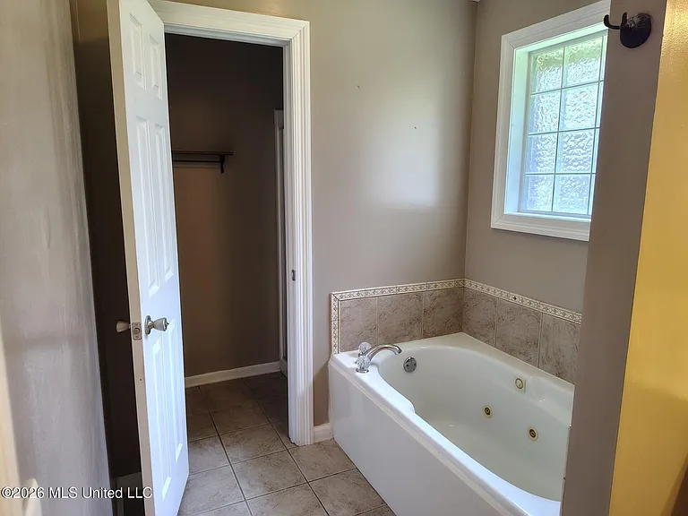 2111 Branch Creek Dr — Photo 11