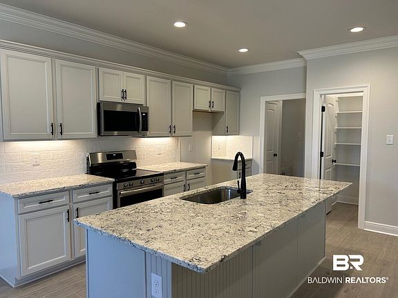 3rd image of 1725 Breckinridge Pl