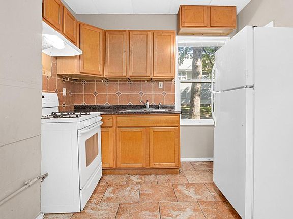 2nd image of 2933 N 6th St APT 3
