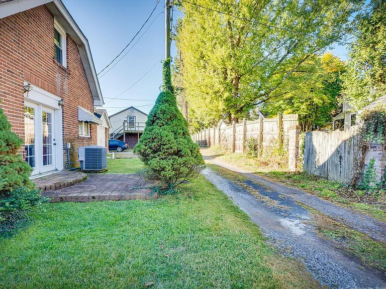712 Haynes St — Photo 33