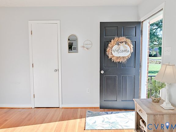5th image of 7384 Ridge Hill Ln