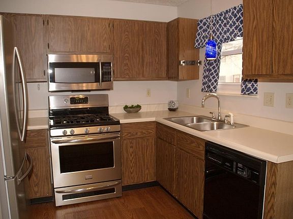 4th image of 7848 Malton Ln