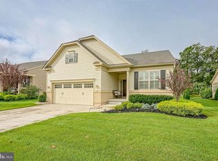 14 Gainsboro Dr, West Berlin, NJ 08091