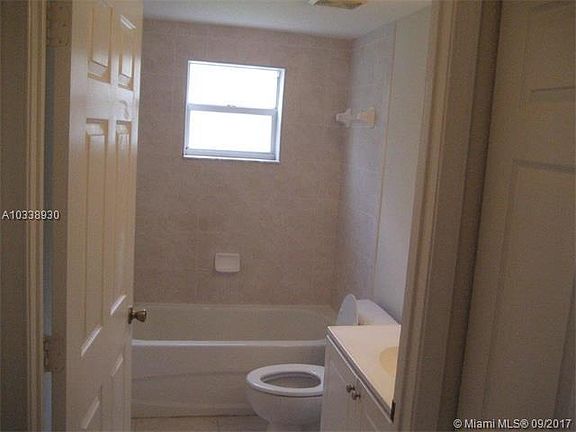 2nd image of 4531 Oak Terrace Dr