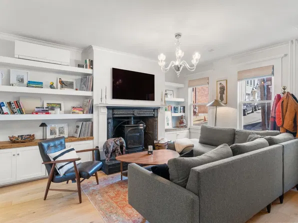 40 Sullivan St, Charlestown, MA 02129
