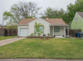852 N Crestway Ave, Wichita, KS 67208
