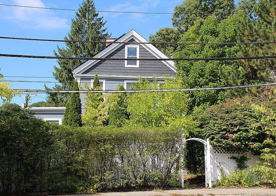 2nd image of 282 Mystic St