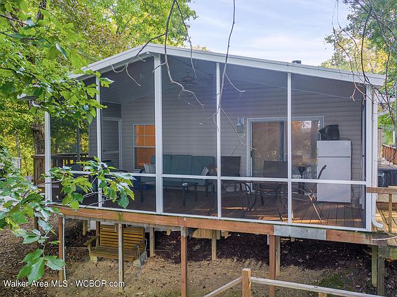Image 5: Screened Porch