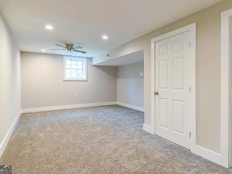99 Woodvalley Dr — Photo 30