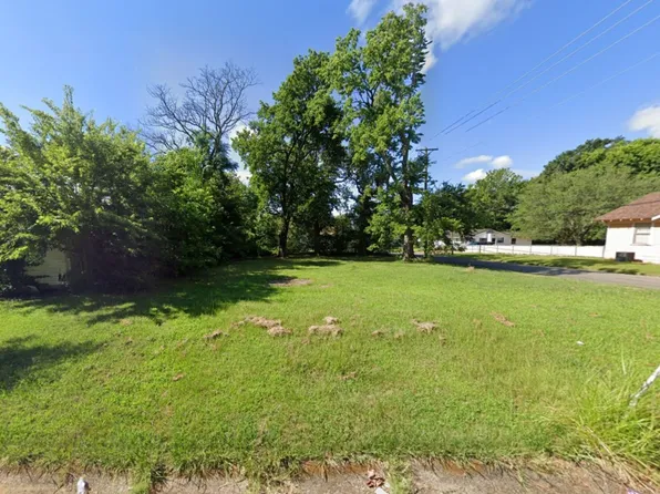 1471 W Kaufman St, Paris, TX 75460