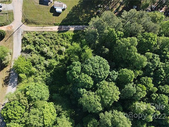 3rd image of 109 Knob Creek Dr