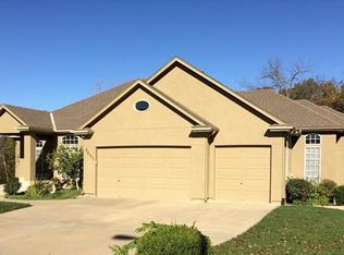 9601 Dodgion Ct, Kansas City, MO 64139