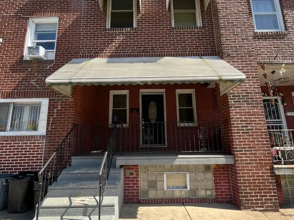 5243 Hawthorne St, Philadelphia, PA 19124