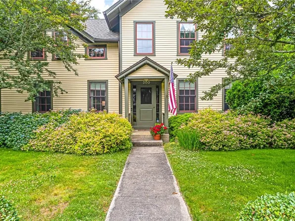 300 Kenyon Ave, South Kingstown, RI 02879