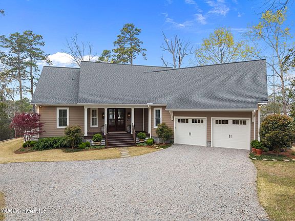 3rd image of 386 Little Acre Lane
