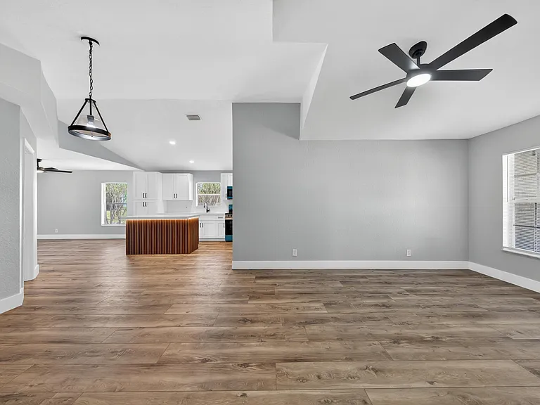 351 NW 8th Ave — Photo 9