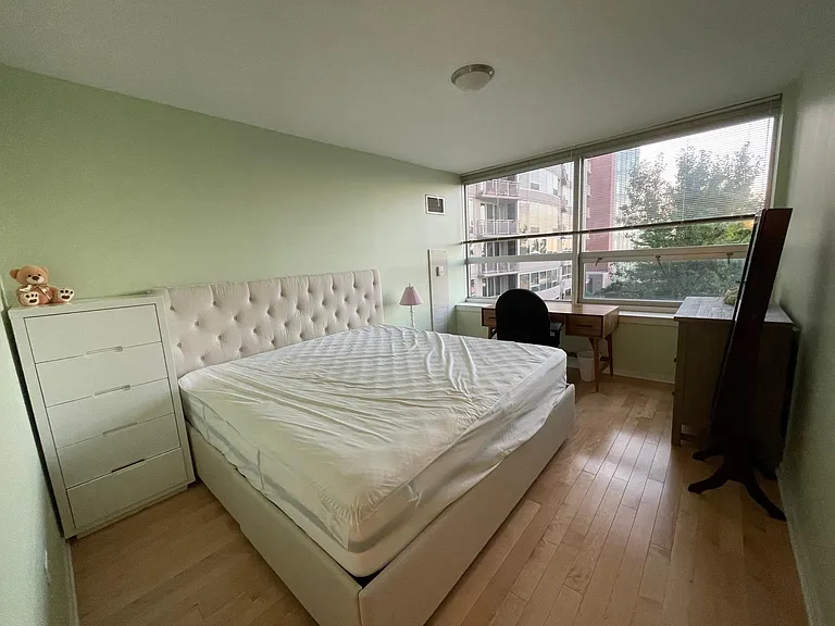 807 Davis St #907 — Photo 1