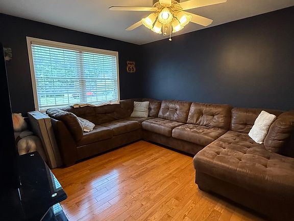 5th image of 144 Oak Ridge Ln