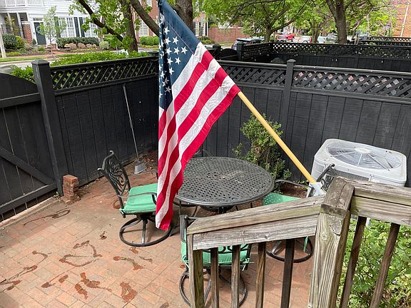 5th image of 437 Old Town Ct