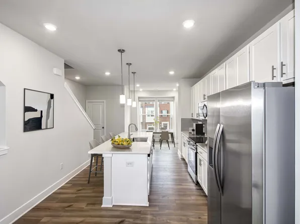 7562 Kemp Ln, Frederick, MD 21702