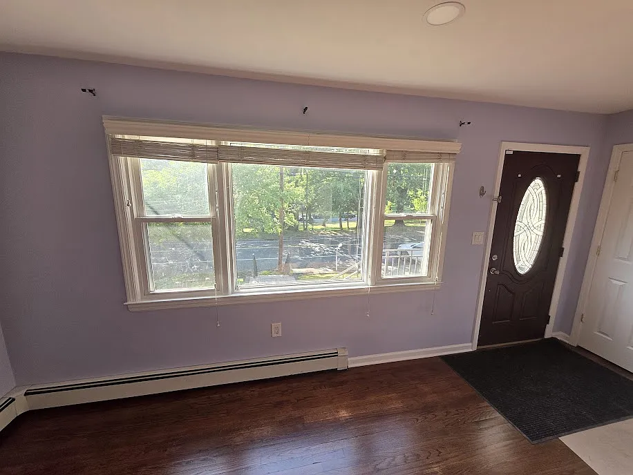 5 bed, 2500 sqft, $4,700 — Photo 2
