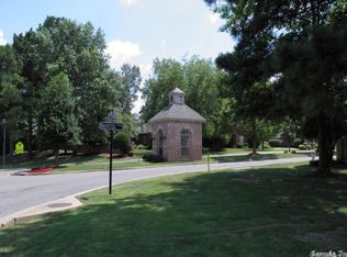 140 Navajo Trl, Maumelle, AR 72113