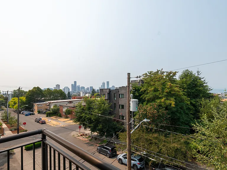 414 13th Ave E #Penthouse 4 — Photo 7