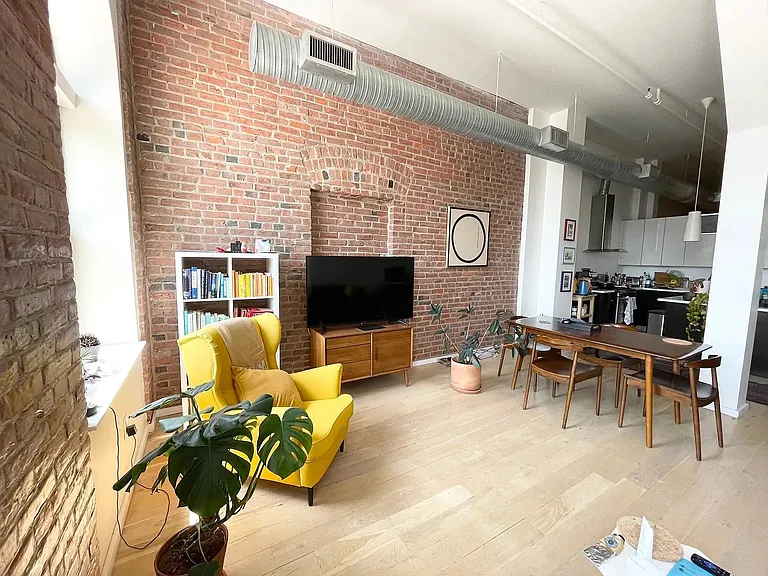 726-28 Market St #405 — Photo 6
