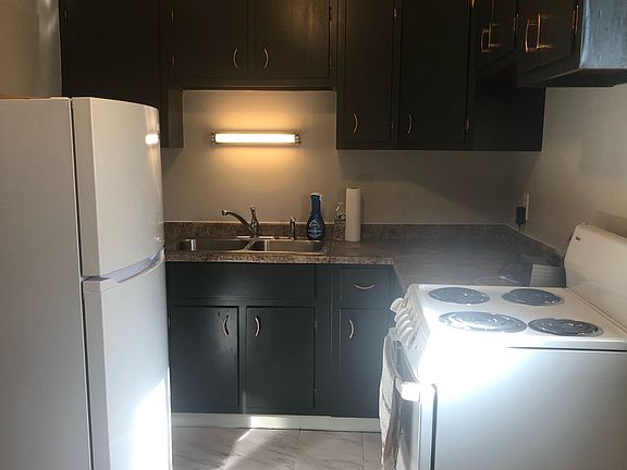 3rd image of 2828 Lafeuille Ave #2