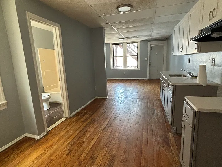 84 2nd St #2 — Photo 4