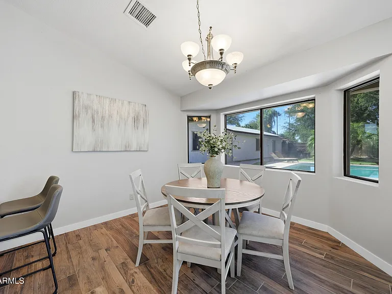 10432 W Avalon Dr — Photo 13