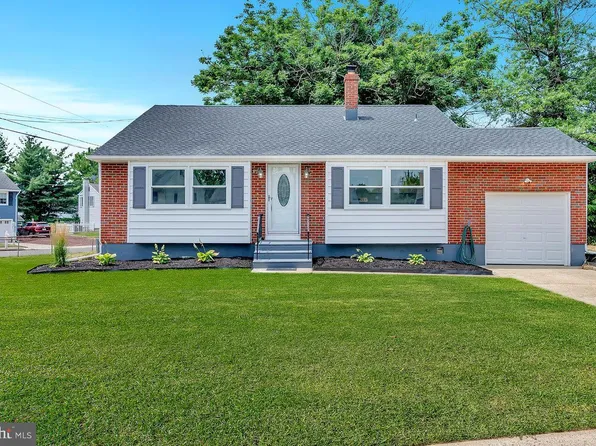122 Lucas Dr, Bordentown, NJ 08505