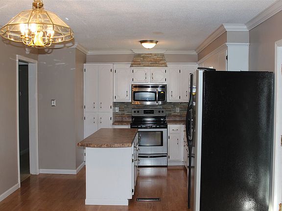 3rd image of 857 Northview Cv