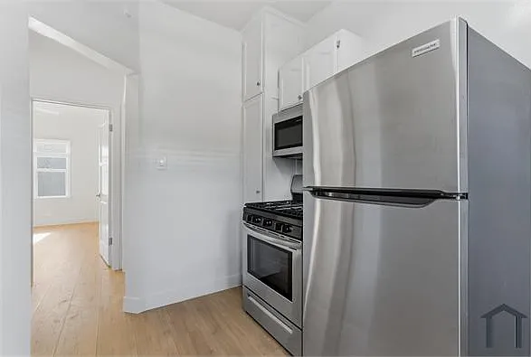 1553 2nd Ave #2 — Photo 13