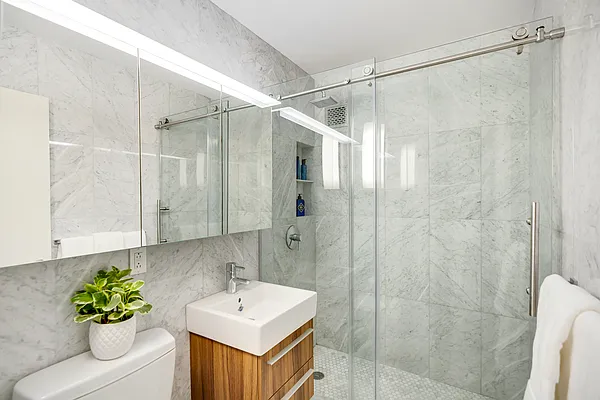 Sold by Compass | media 25