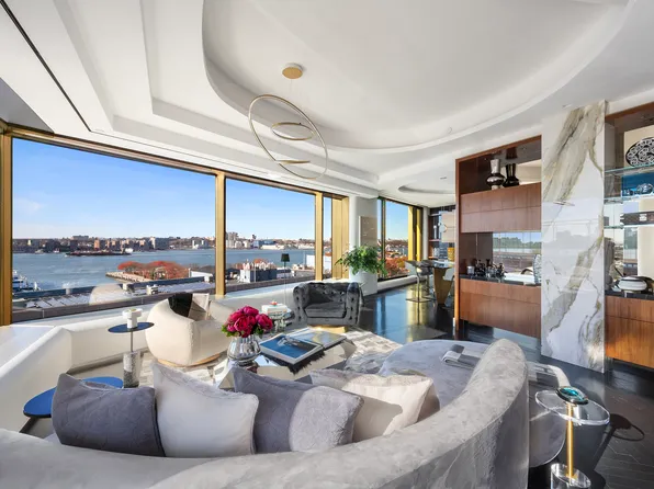 551 West 21st Street image 2 of 20