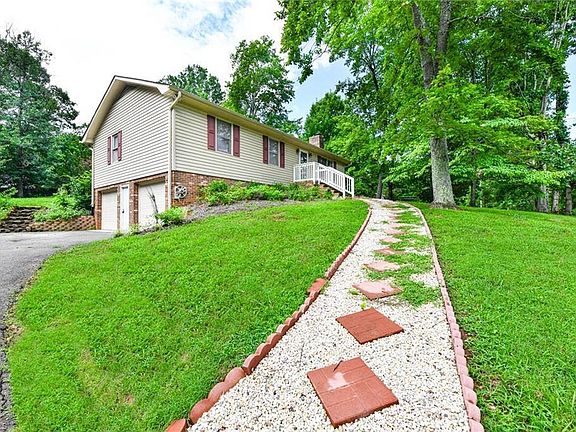 2nd image of 808 Holly Hedge Dr