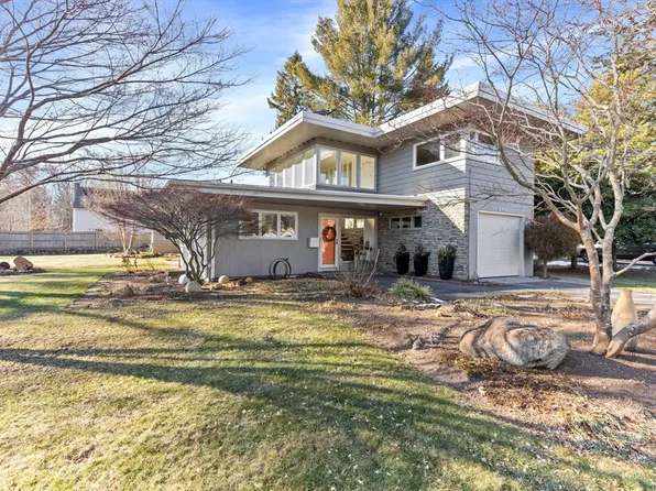 200 Country Club Ln, Brockton, MA 02301
