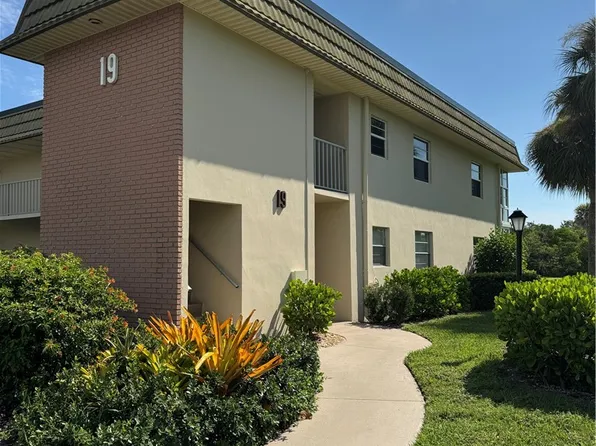 19 Vista Gardens Trl APT 201, Vero Beach, FL 32962