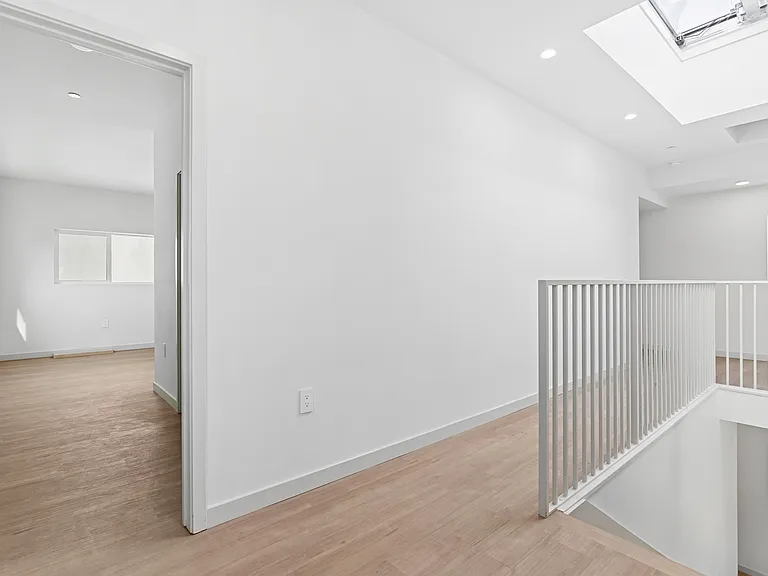 2523 S Orange Dr #2523 — Photo 6