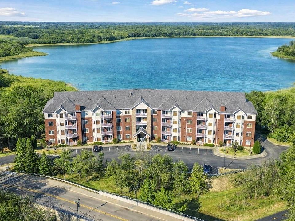 1776 Stieger Lake Ln APT 211, Victoria, MN 55386 | Zillow