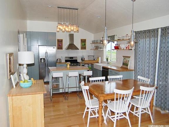 4th image of 102 E Zinfandel Ln #21